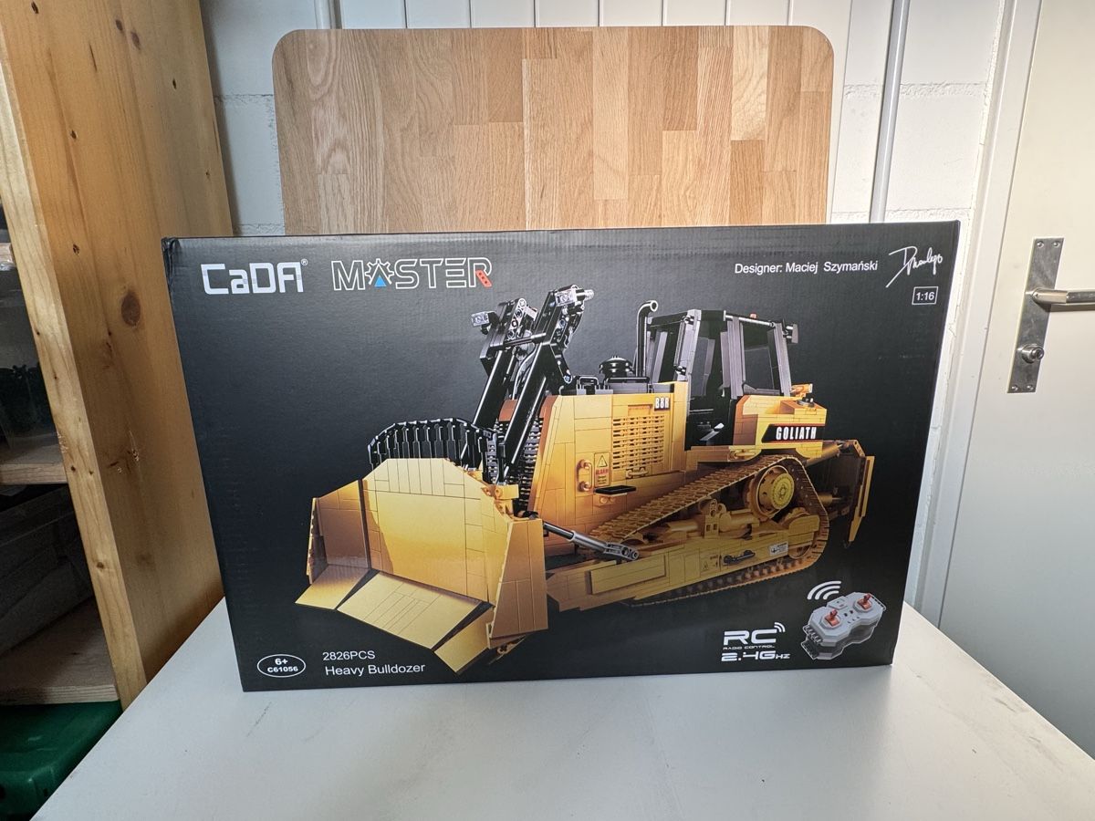 Baukästen: Cada Goliath Bulldozer C61056W ferngesteuert – Neu (gemäss Beschreibung) aus Binningen von