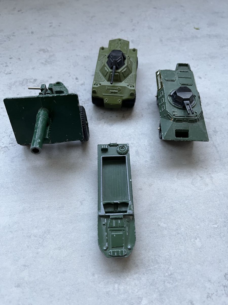 Modellautos: Véhicules militaires Corgi, – Gebraucht aus St. Prex von Nikolletta