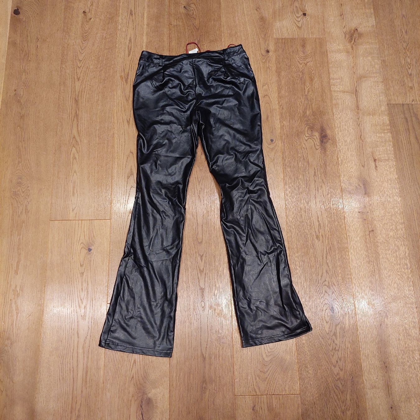 Pantaloni: Hose aus Lederimitat Gr. S – Nuovo (secondo la descrizione) da Fehraltorf venduto da fridolin024 1