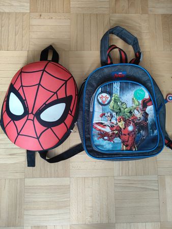 Lot de 2 sacs à dos enfant Spiderman Avengers bon état
