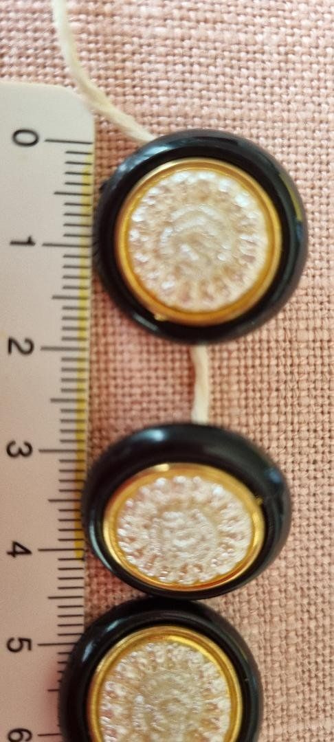 Bottoni: boutons 6 – Usato da Tolochenaz venduto da nieeva 1