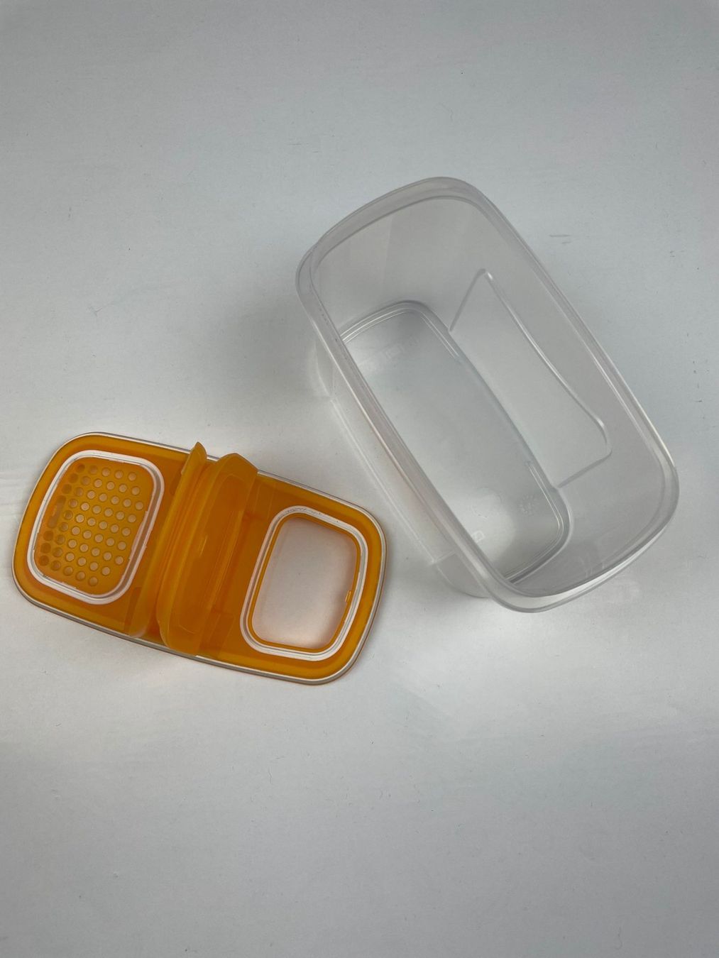 Tupperware Contenitori & Simili: 3x Tuperware mit Streuer, organge/weiss – Nuovo e nell'imballaggio originale da Wängi venduto da LiqKojote