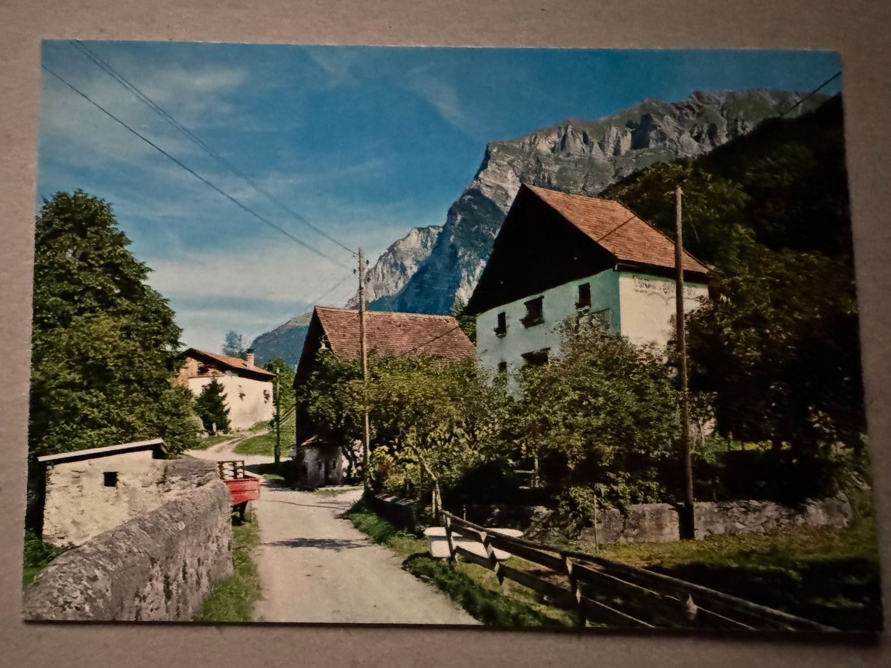 Ansichtskarten: MAIENFELD GR - Rathaus mit Heidihaus - Ansichtskarte – Gebraucht aus Tegerfelden von siebenmacky