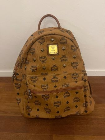 Rucksack braun mit Nieten und Logo, gebraucht Ab 1.- FR!