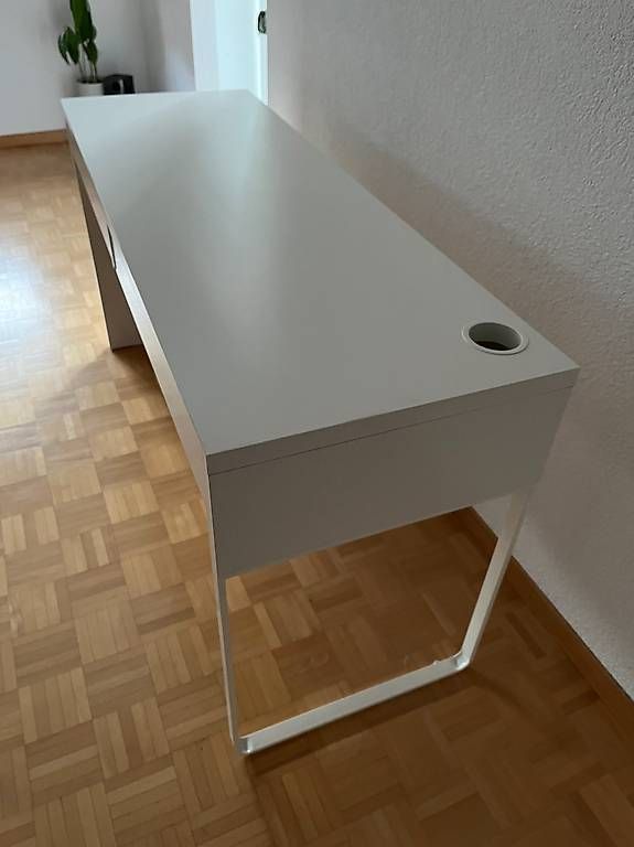 Ikea Scrivanie: Bureau Ikea MICKE blanc – Usato da Neuchâtel venduto da que_ds9x 2