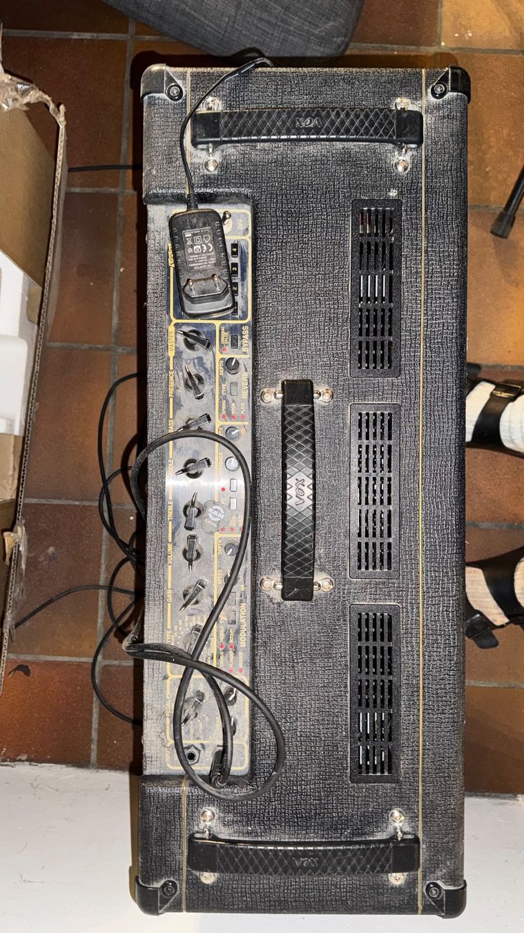 Vox Amplificatori: Vox AD120VTX combo amp – Usato da Oltingen venduto da loraan 3