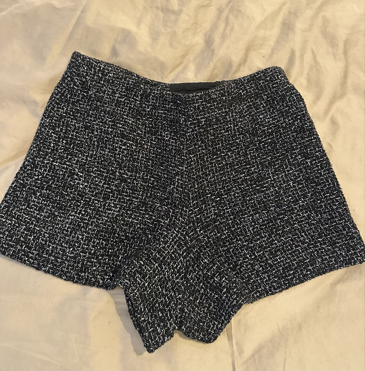 Maje Pantaloni: Maje Shorts – Nuovo (secondo la descrizione) da Zürich venduto da juz_2t2j 2