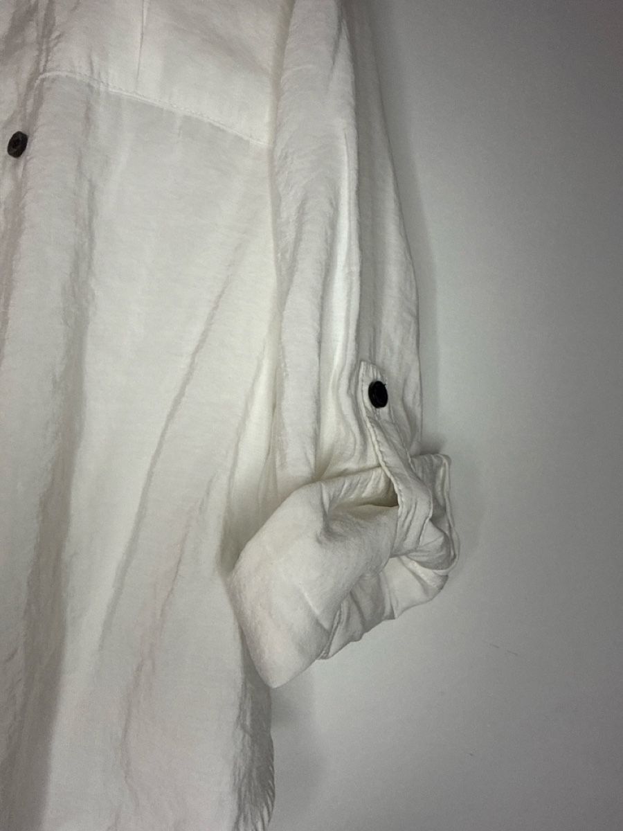 H&M Camicette: White Shirt - Perfect for Summer Style! – Usato da Effretikon venduto da lio_gjr8 3