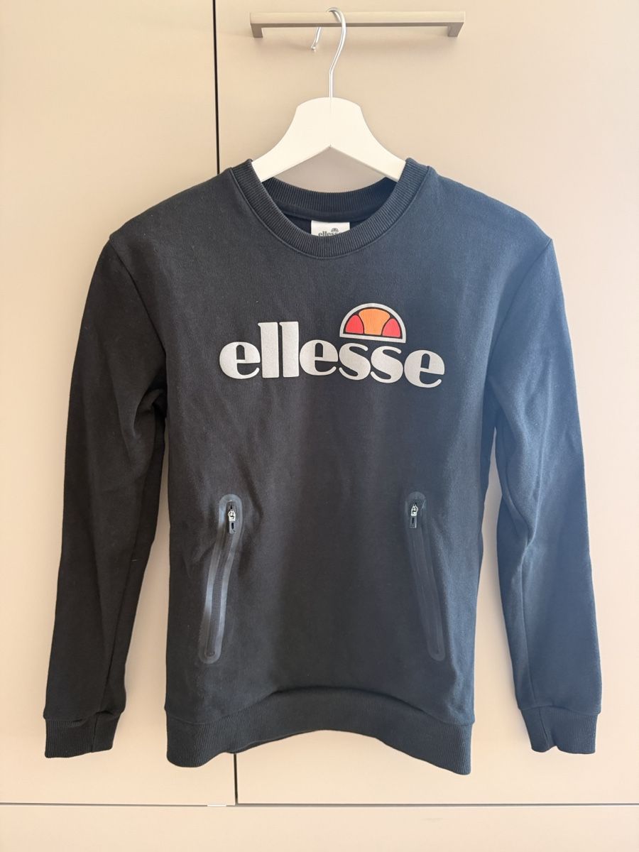 Ellesse Maglioni & Felpe: Ellesse Pullover schwarz neuwertig Grösse 36  – Nuovo (secondo la descrizione) da Herzogenbuchsee venduto da LA33