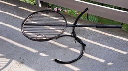 Eleganter Grillrost, für innen und aussen, mobil und stabil