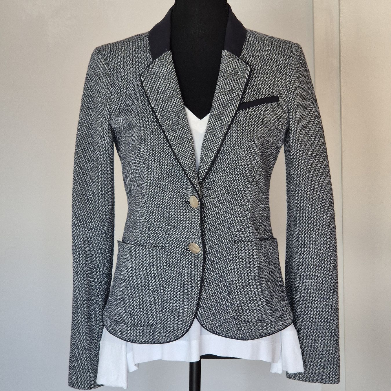 Giacche: Armani Jeans Blazer in 34. – Usato da Küsnacht ZH venduto da ele_b6zt