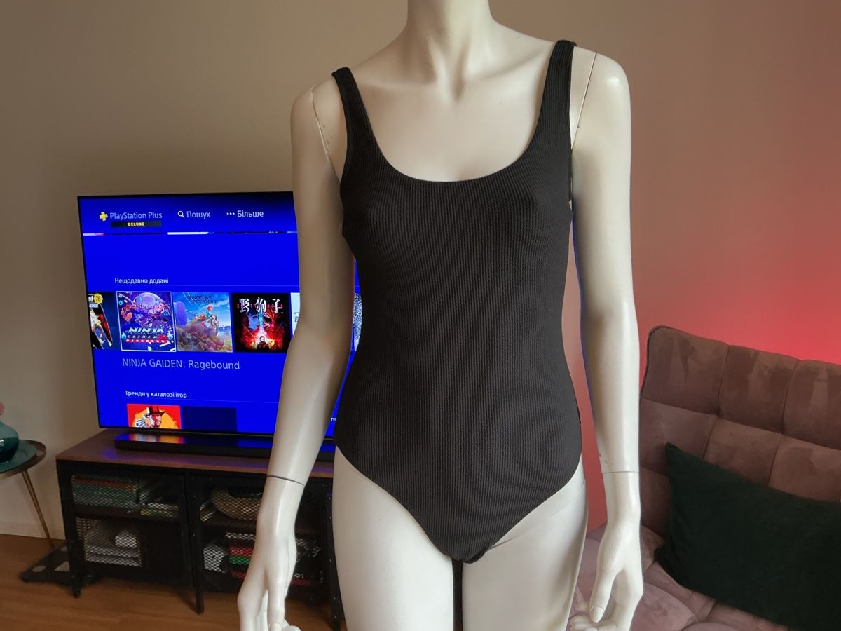 H&M Costumi da bagno & Bikini: Badeanzug  H&M schwarz gerippt( Grösse S ) – Usato da Kilchberg ZH venduto da nad_6dwp