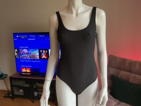 Badeanzug  H&M schwarz gerippt( Grösse S )