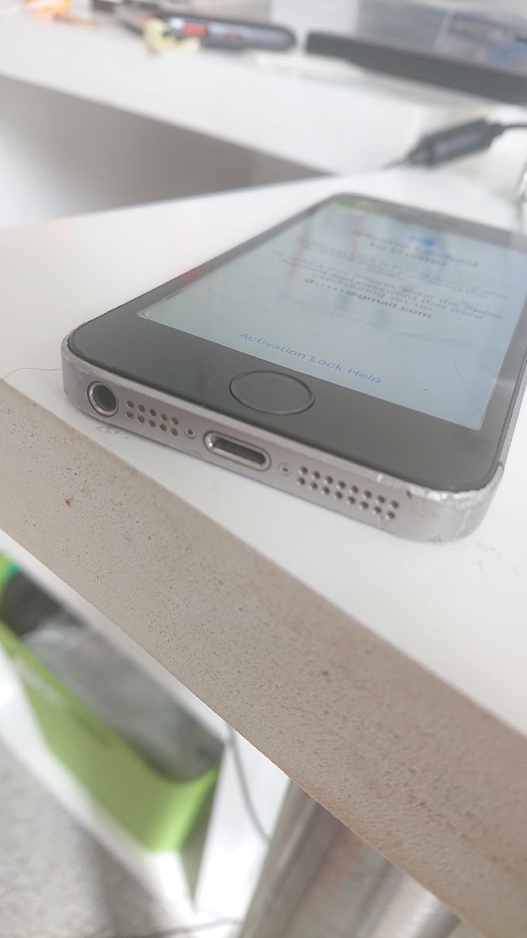 Apple Portables: iPhone SE Defekt – Défectueux à Flawil par rcnkr 1