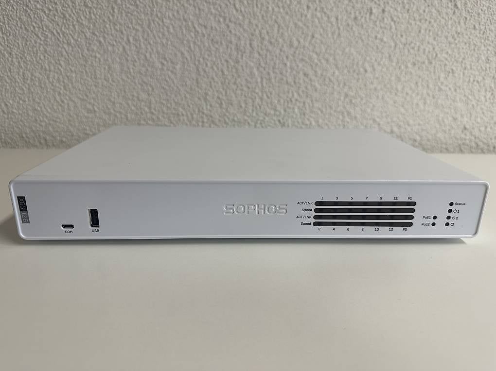 Firewall: Sophos XGS 126 Xstream Protection SMB  – Gebraucht aus Wangen SZ von Jaay_Sky