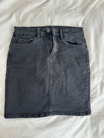 Schwarzer Jeansrock von Vero Moda, Grösse 36, neuwertig