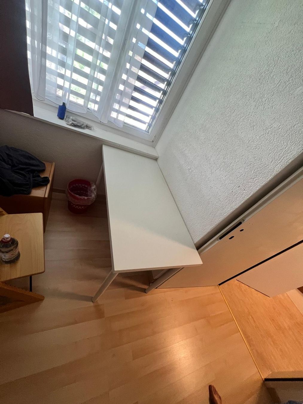 Ikea Schreibtische: weisser Tisch höhenverstellbar – Gebraucht aus Nänikon von jeannine20