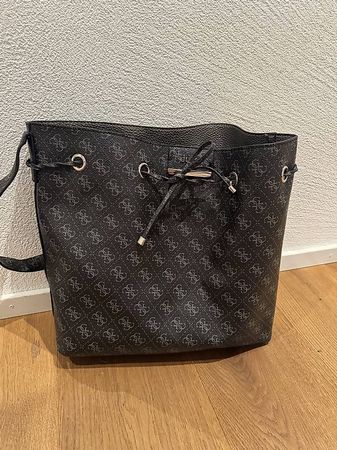 Guess Beutelhandtasche
