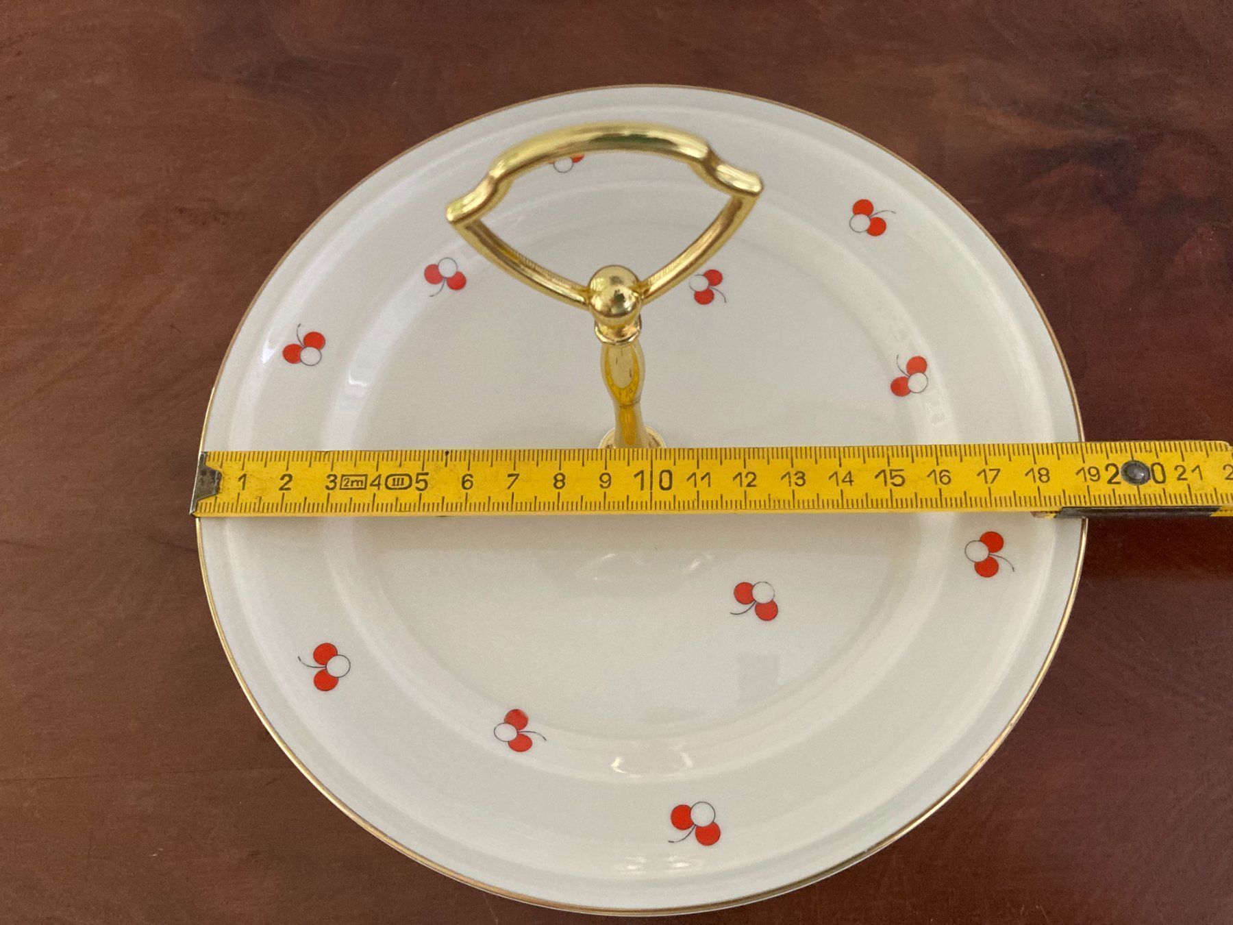 Rosenthal Piatti: ETAGERE MIT ROSENTHAL TELLER – Usato da Subingen venduto da Etageren 6