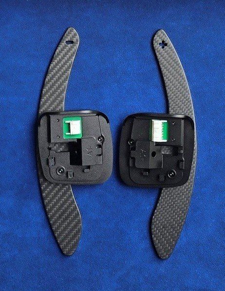 Alfa Romeo Tutti pezzi di ricambio auto: Alfa Romeo 4C magnetic Paddle shifter – Nuovo e nell'imballaggio originale da Lömmenschwil venduto da .R.ST. 3