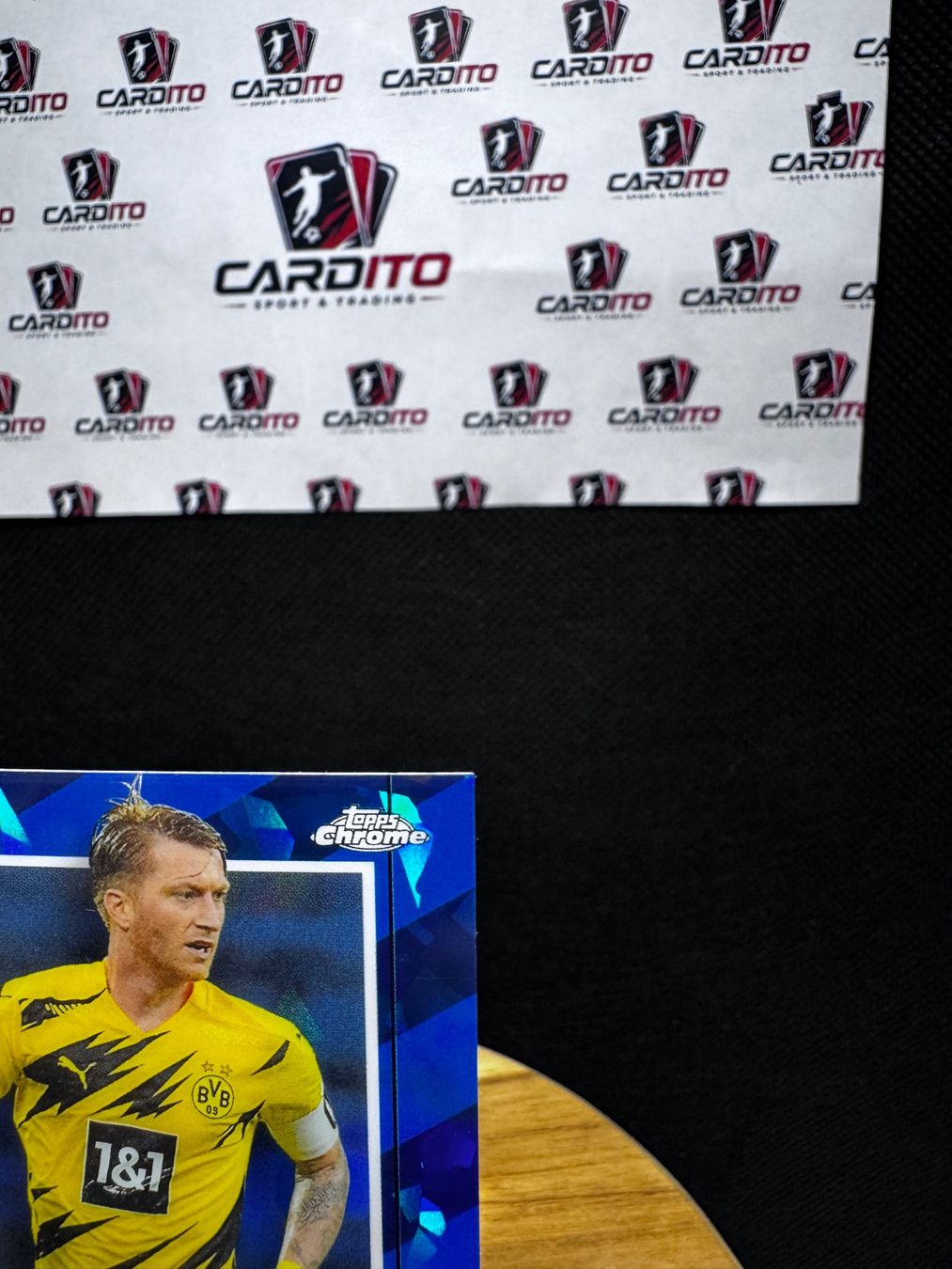 Topps Sammelbilder & Trading cards: 2020-2021 Topps Chrome Sapphire BL Marco Reus BVB Base – Gebraucht aus Reconvilier von Cardito 3