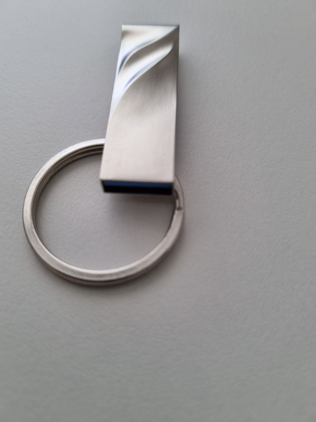 Chiavette USB: USB Stick neu – Nuovo e nell'imballaggio originale da Zofingen venduto da Felpa 2