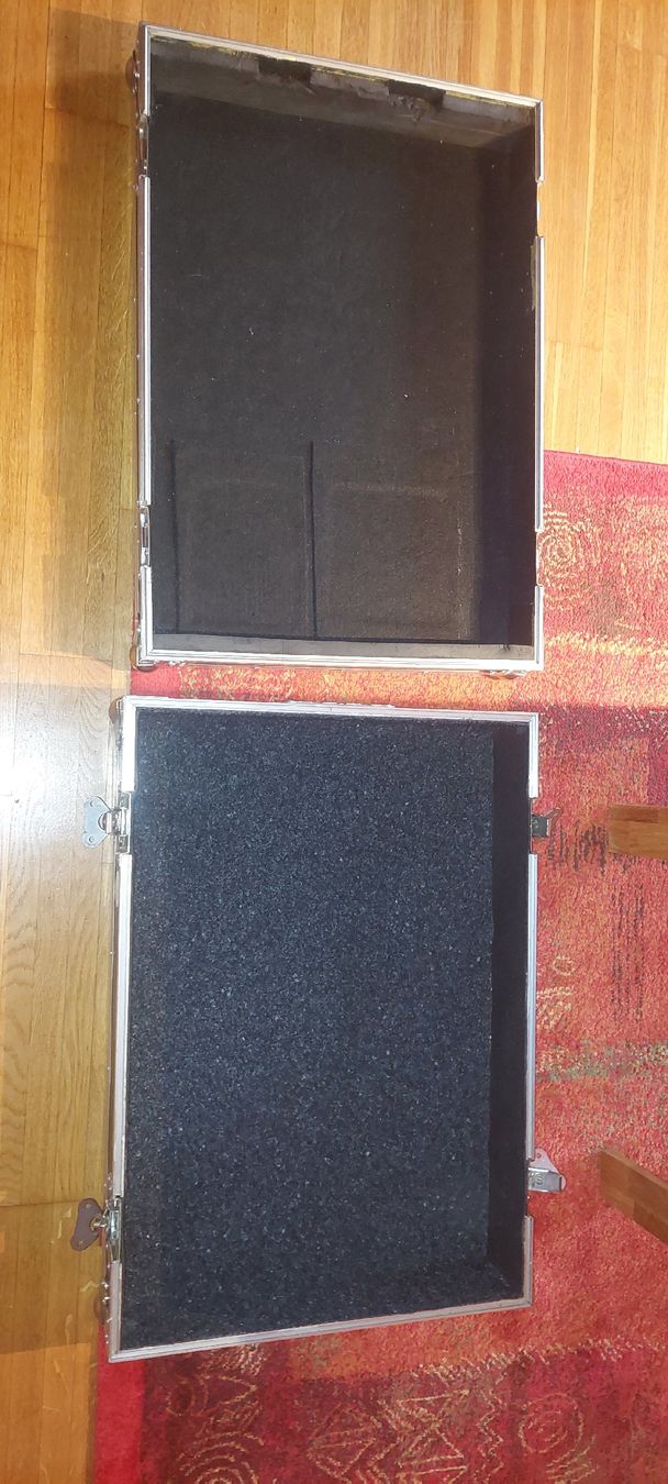 Altri accessori: Flight Case console Son/Light – Usato da Courtepin venduto da Organikal 3
