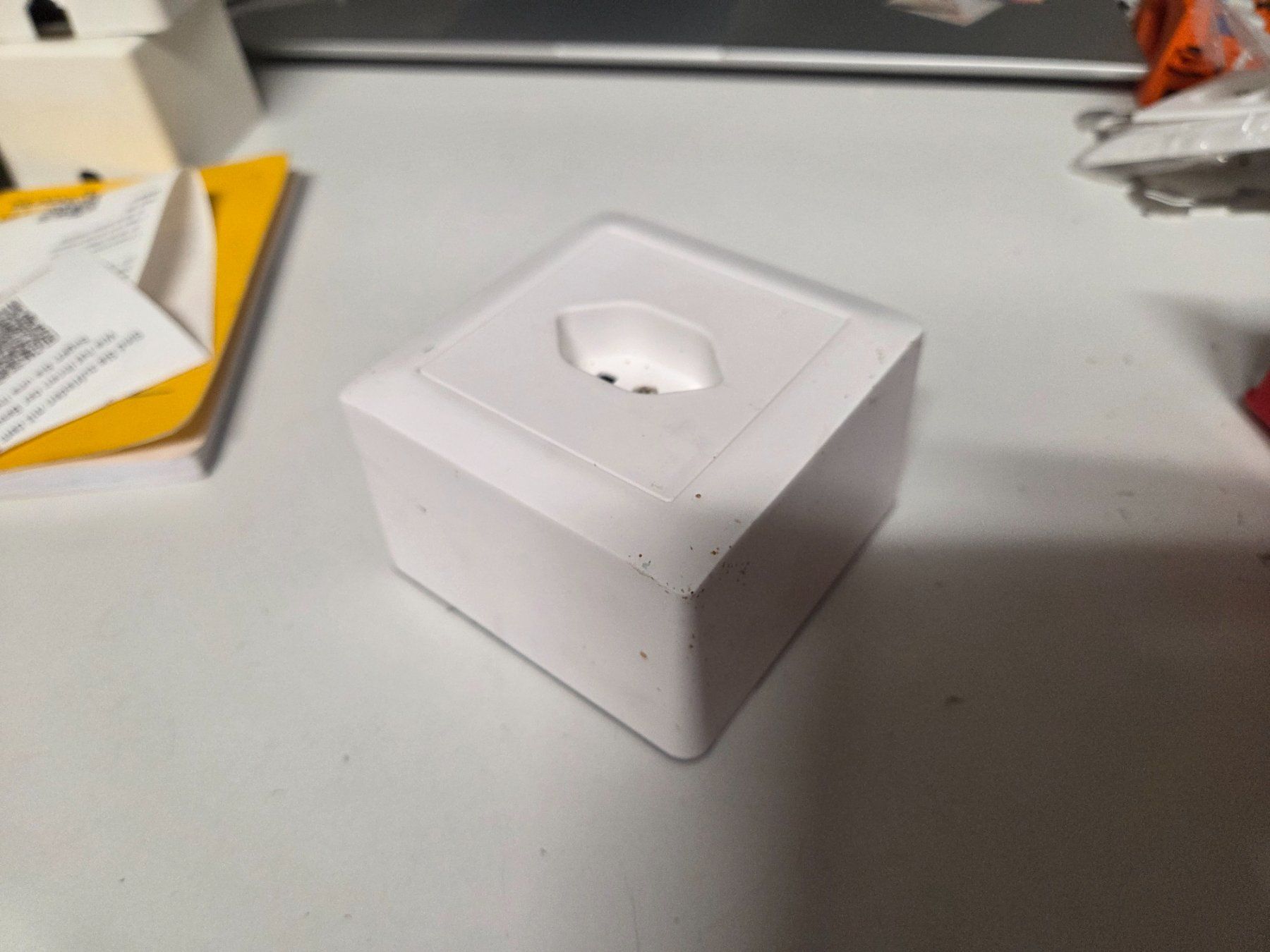 Hager Spine: AP Steckdose T23 Hager Typ23 weiss – Usato da Zürich venduto da Alibaba1234 2