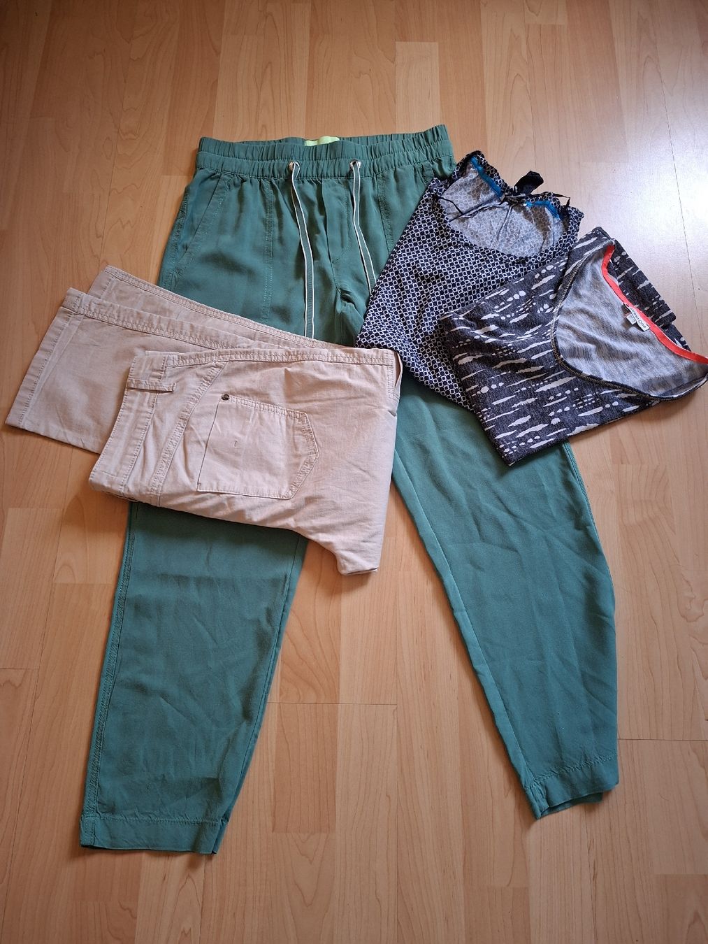 Lots de vêtements: Street One Kleiderpaket Gr.36 – D'occasion à Sumiswald par Cicco02