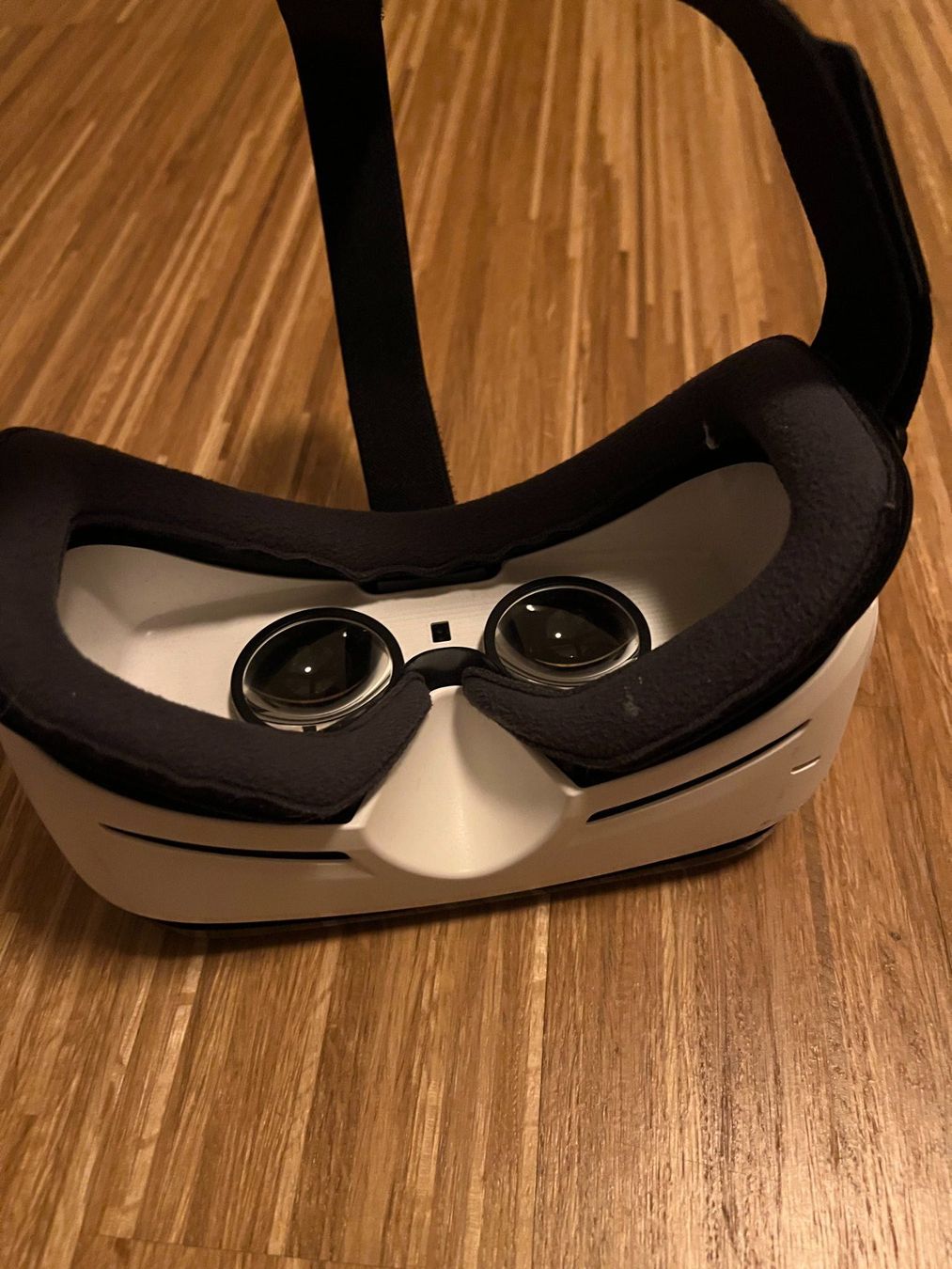 Samsung Casco VR: Samsung Gear VR (Oculus) – Usato da Zürich venduto da gozuri 4