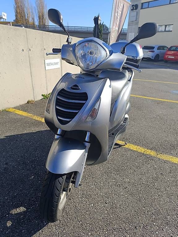 Honda Scooter: Scooter Honda ps125i – Usato da Echandens venduto da rap_n2xr