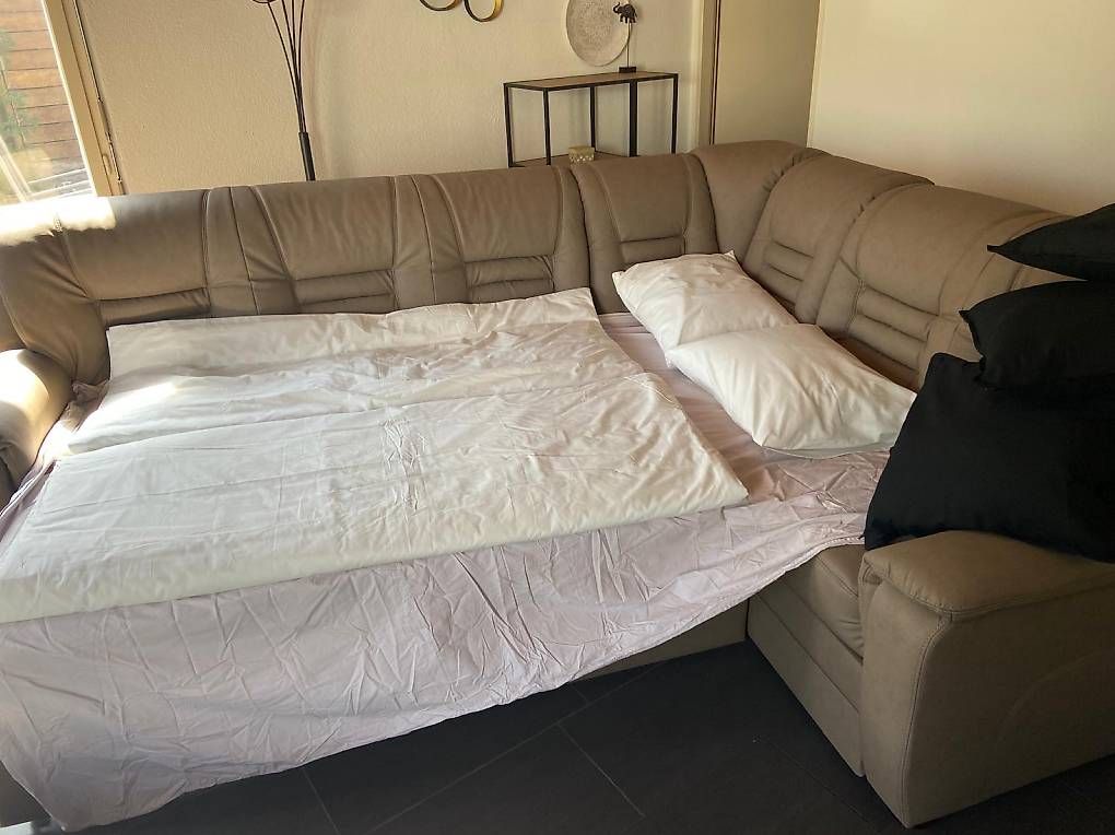 Sofas: Gut erhaltenes Schlafsofa  – D'occasion à Sargans par gin_9x6h 1