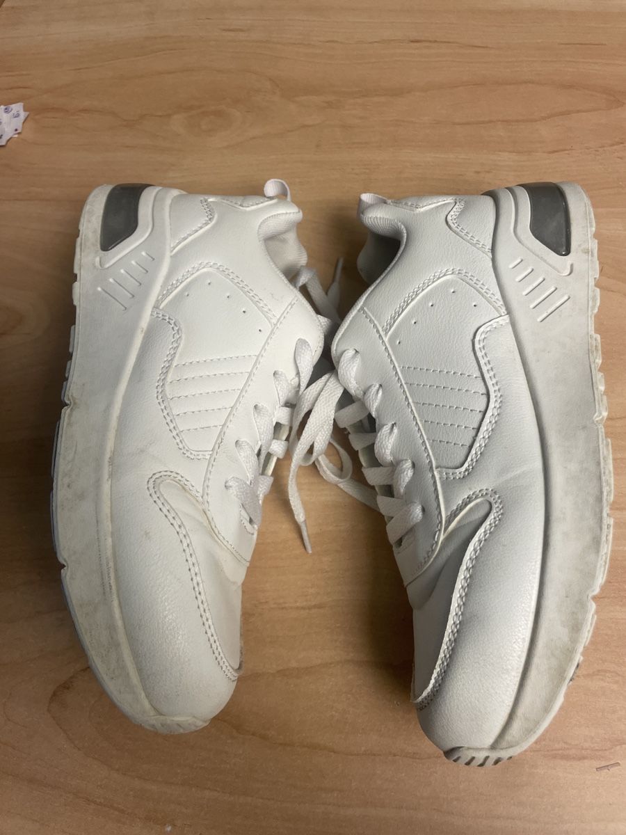 Schuhe für Mädchen: Weisse vty Sneaker, Grösse 37, Top – Gebraucht aus Obergerlafingen von cabo4 2