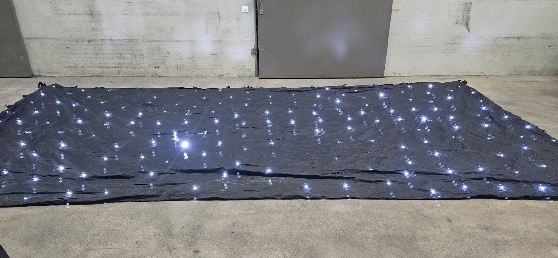 Lampade: Rideau Noire Led – Usato da Payerne venduto da RyserGroupeSA