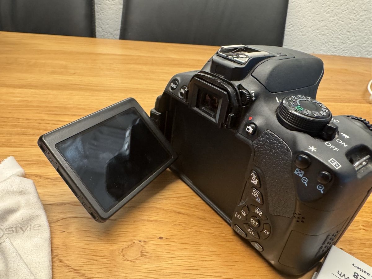 Canon Appareil photo: Canon eos 700D – D'occasion à Richterswil par mehmetb 2