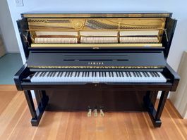 Yamaha Piano U1/U1A schwarz poliert von 1985