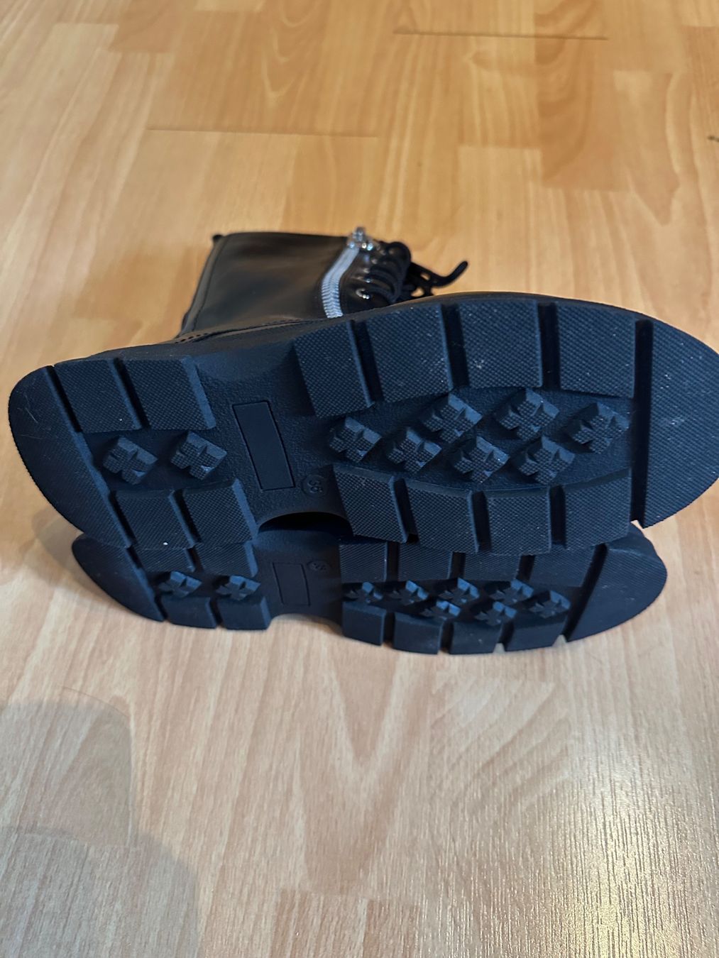 Scarpe per ragazze: Bottes noires - taille 35 – Usato da Peseux venduto da GSM757805 3
