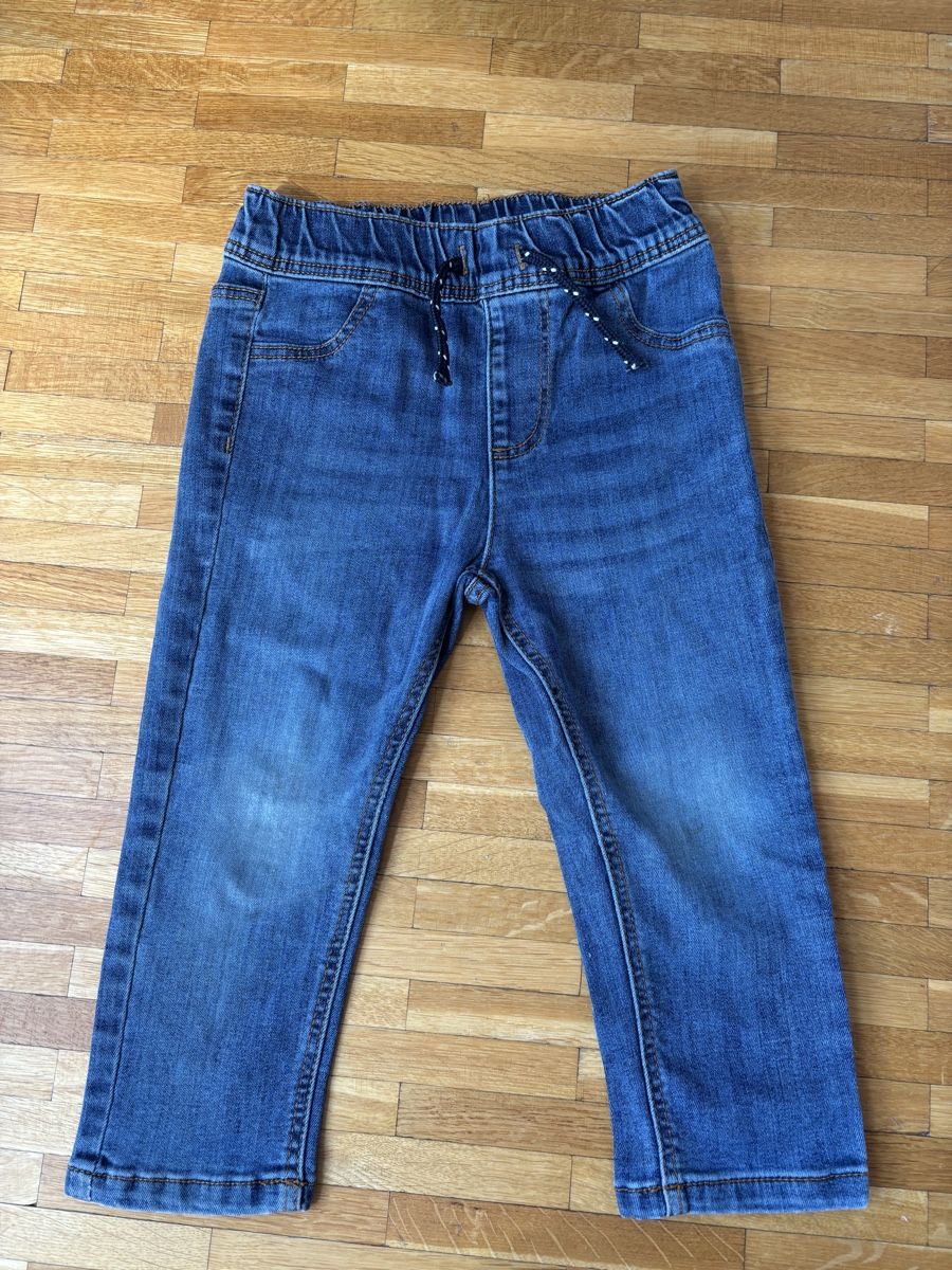 Primark Pantalons: Jeans bébé (Primark 18-24 mois) – D'occasion à Chêne-Bougeries par CeliaMate