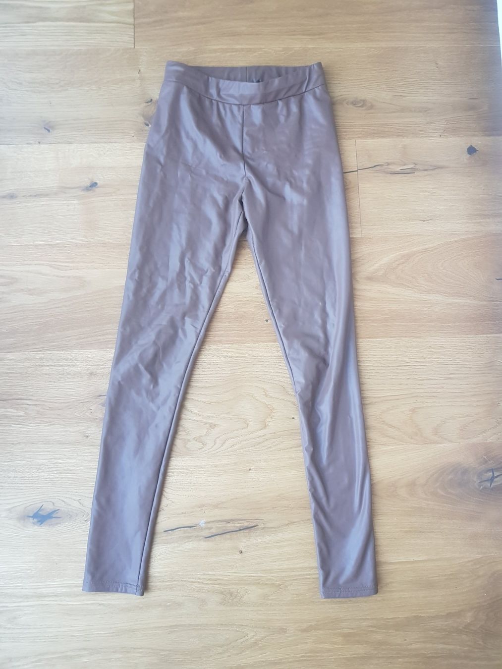 Leggings: Braune Leggins veganes Leder – Usato da Eschenbach SG venduto da SanFranciscoCalifornia 1