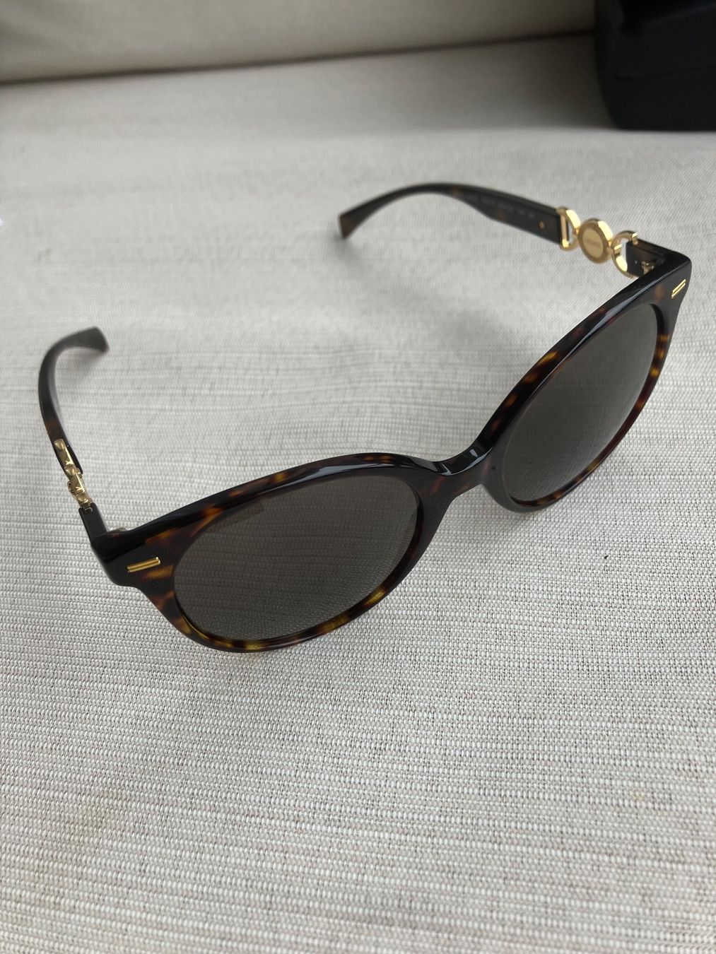 Versace Brillen & Gläser: Versace Sonnenbrille – Neu und originalverpackt aus Walchwil von Maxana 3