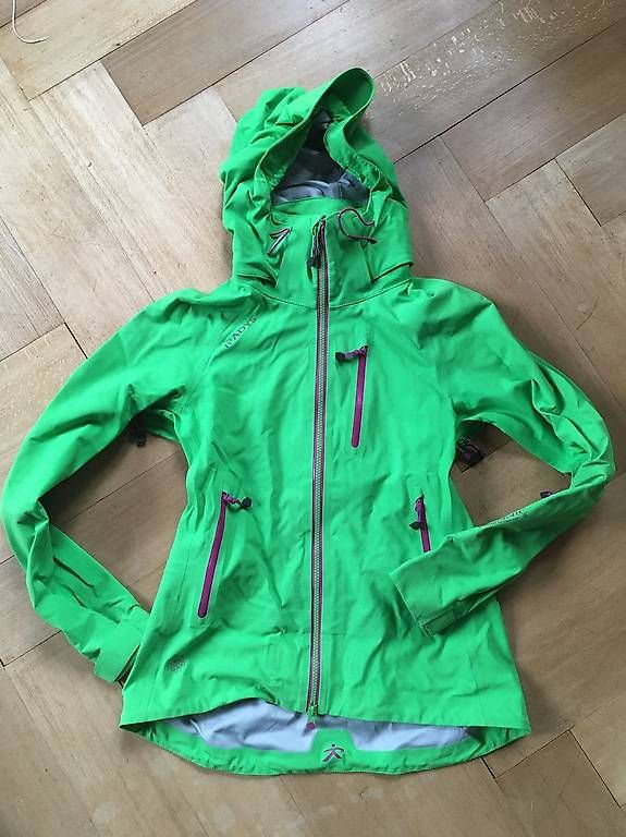 Giacche: Regenjacke/Outdoorjacke grün – Usato da Thun venduto da Lupinmela