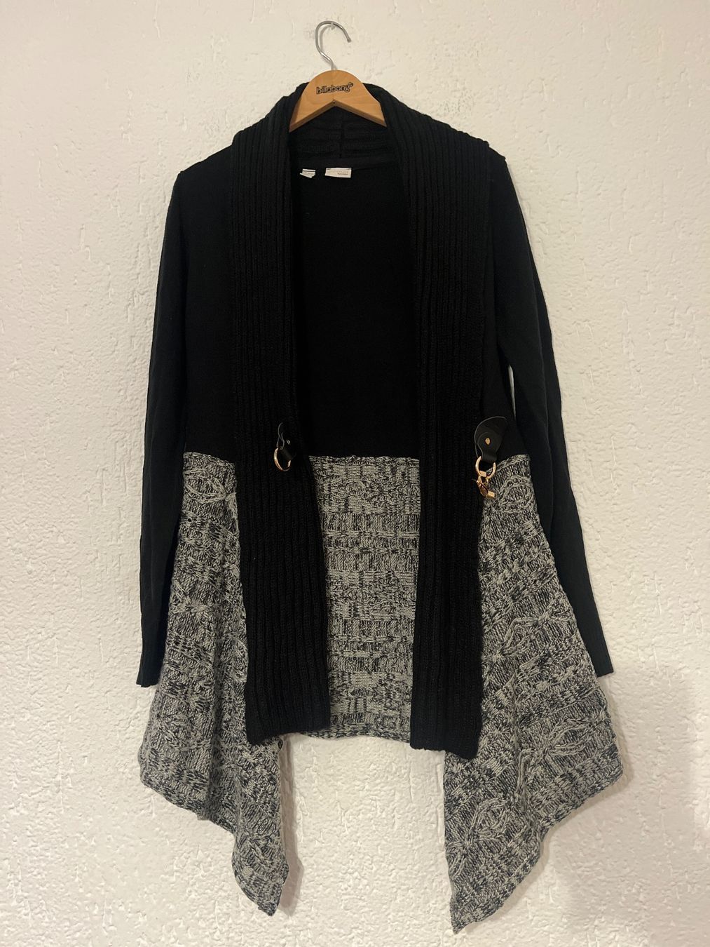 Giacche: Warme Strickjacke mit Details, Grösse S, Schwarz/Grau – Usato da Oberegg venduto da MZ_DiesundDas 1