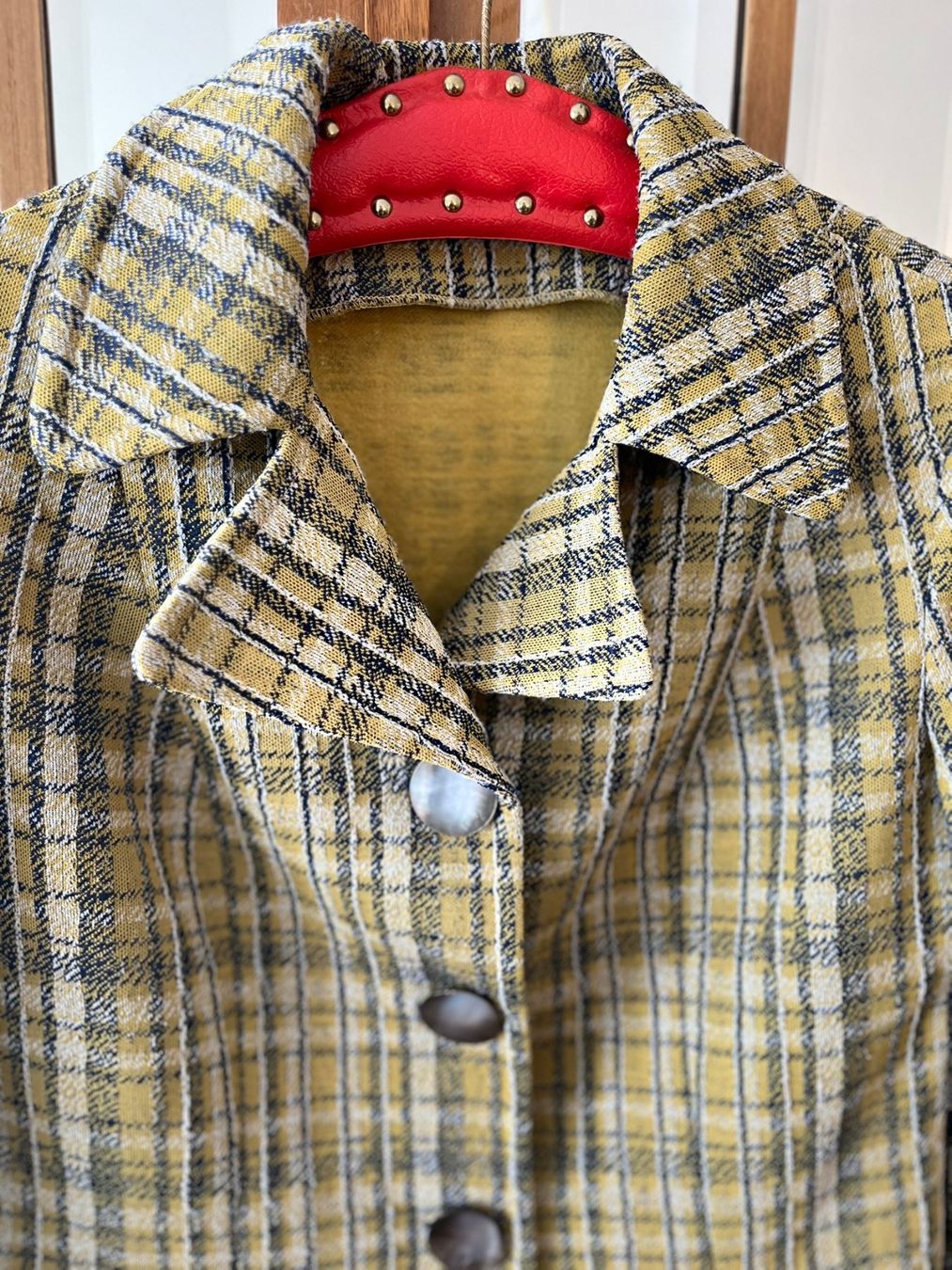 Giacche: Karierte Vintage-Jacke mit Perlmutterknöpfen, ca. Gr. 38 – Usato da Wädenswil venduto da Aniares2 2