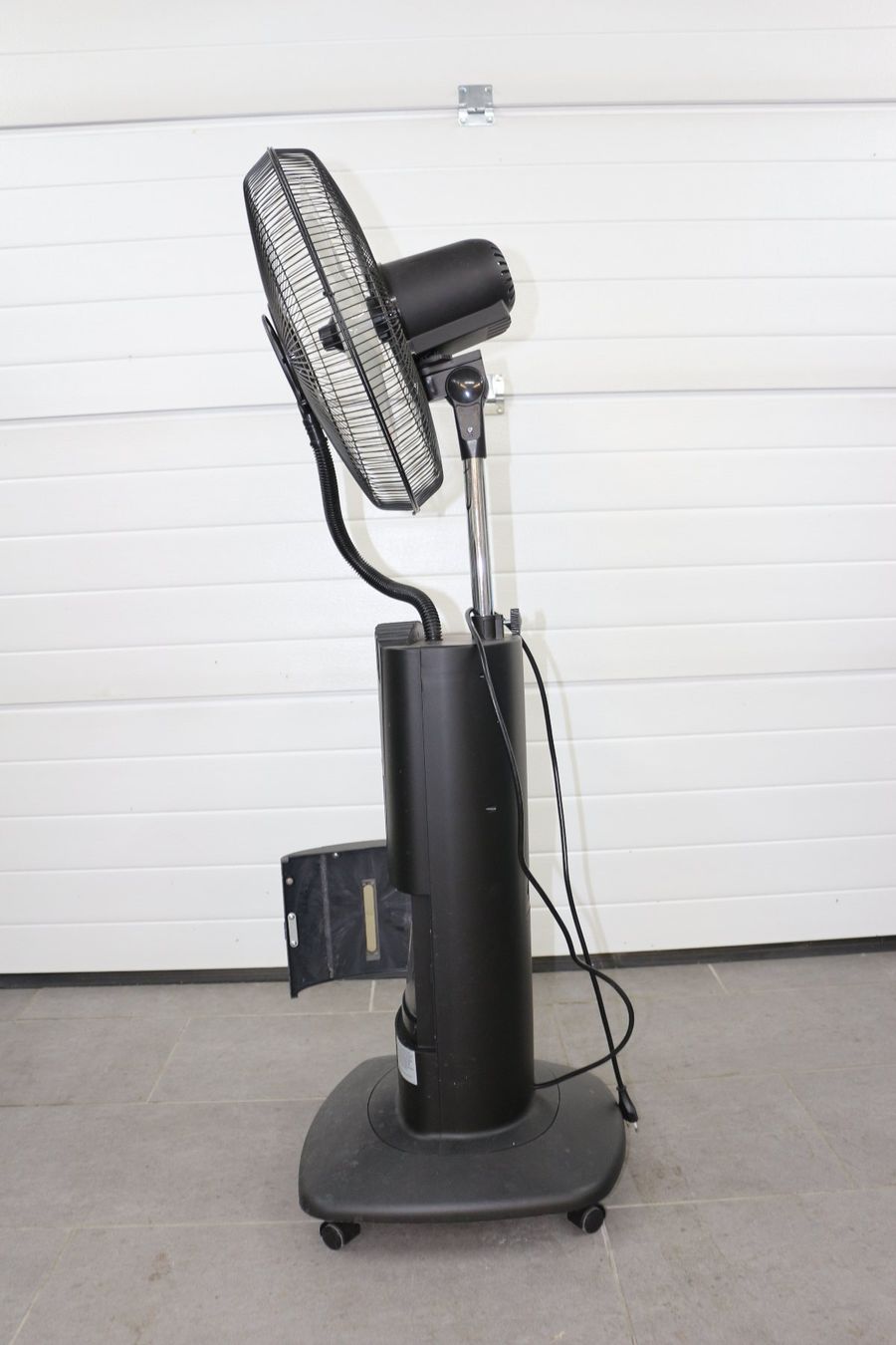 Ventilatori: Stand Ventilator mit Sprühnebel – Usato da Corminboeuf venduto da antikerverkauf 4