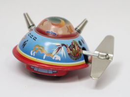 Kleines UFO zum aufziehen Flying Saucer ändert die Richtung