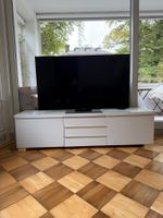 Elegantes TV-Möbel in Weiss – mit viel Stauraum
