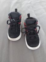 SCHWARZ/ROTE JORDAN TURNSCHUHE GR. 22