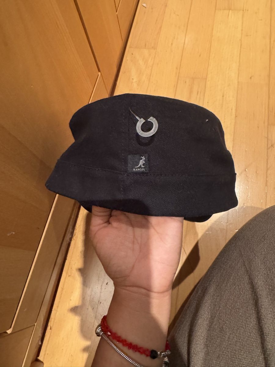 Kangol Hüte, Mützen & Caps: Army Cap Kangol schwarz never worn – Neu (gemäss Beschreibung) aus Hünenberg See von mel_r7c2 1