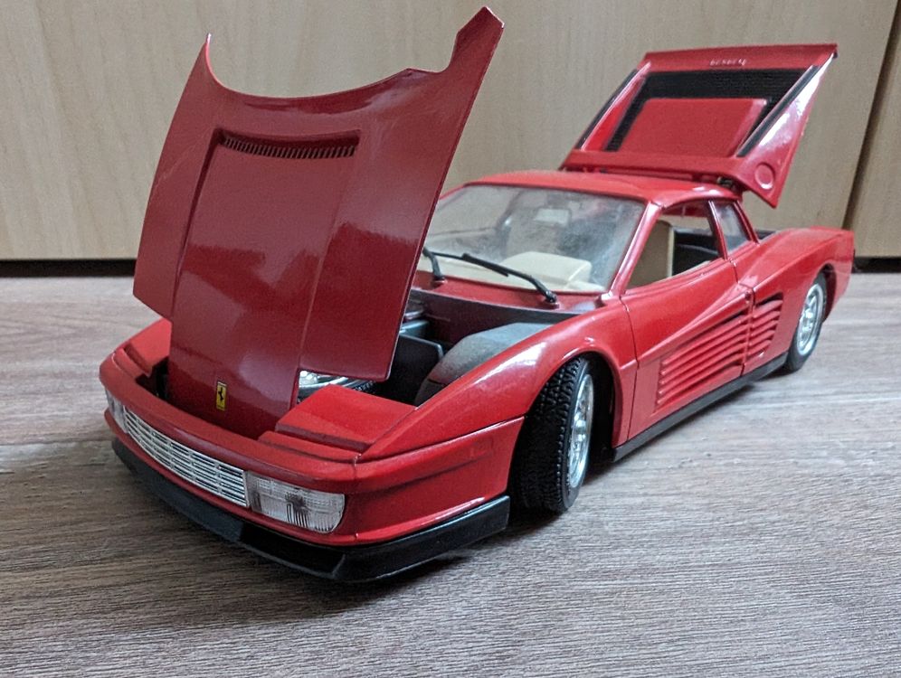 Ferrari Testarossa 1984 Burago 1/18 – Miniature Jaune D’occasion