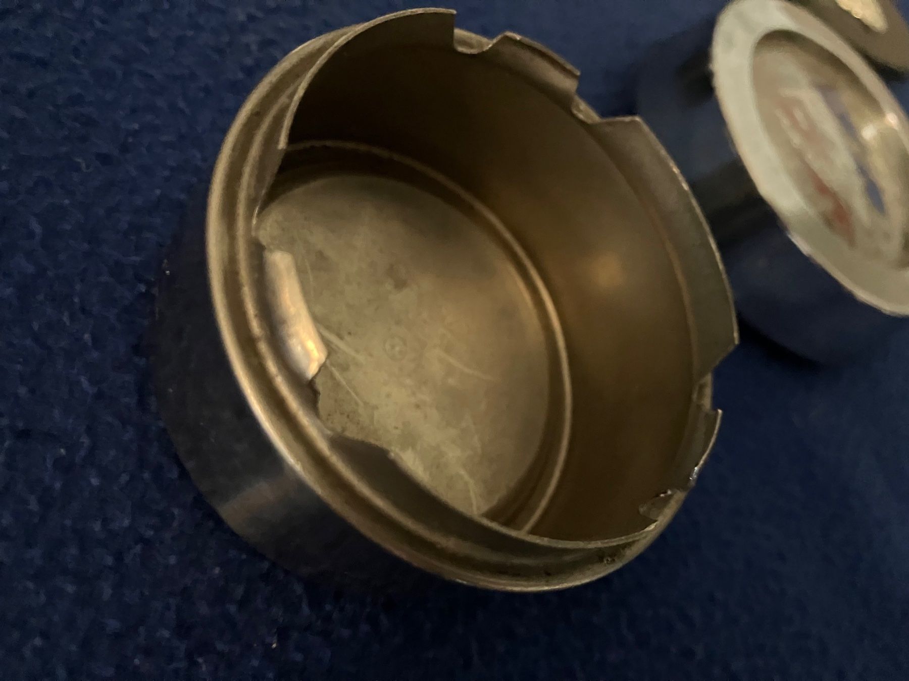 Tutti pezzi di ricambio auto: Radnaben Deckel / Datsun, BMW etc – Usato da Zürich venduto da Sophierecords 1